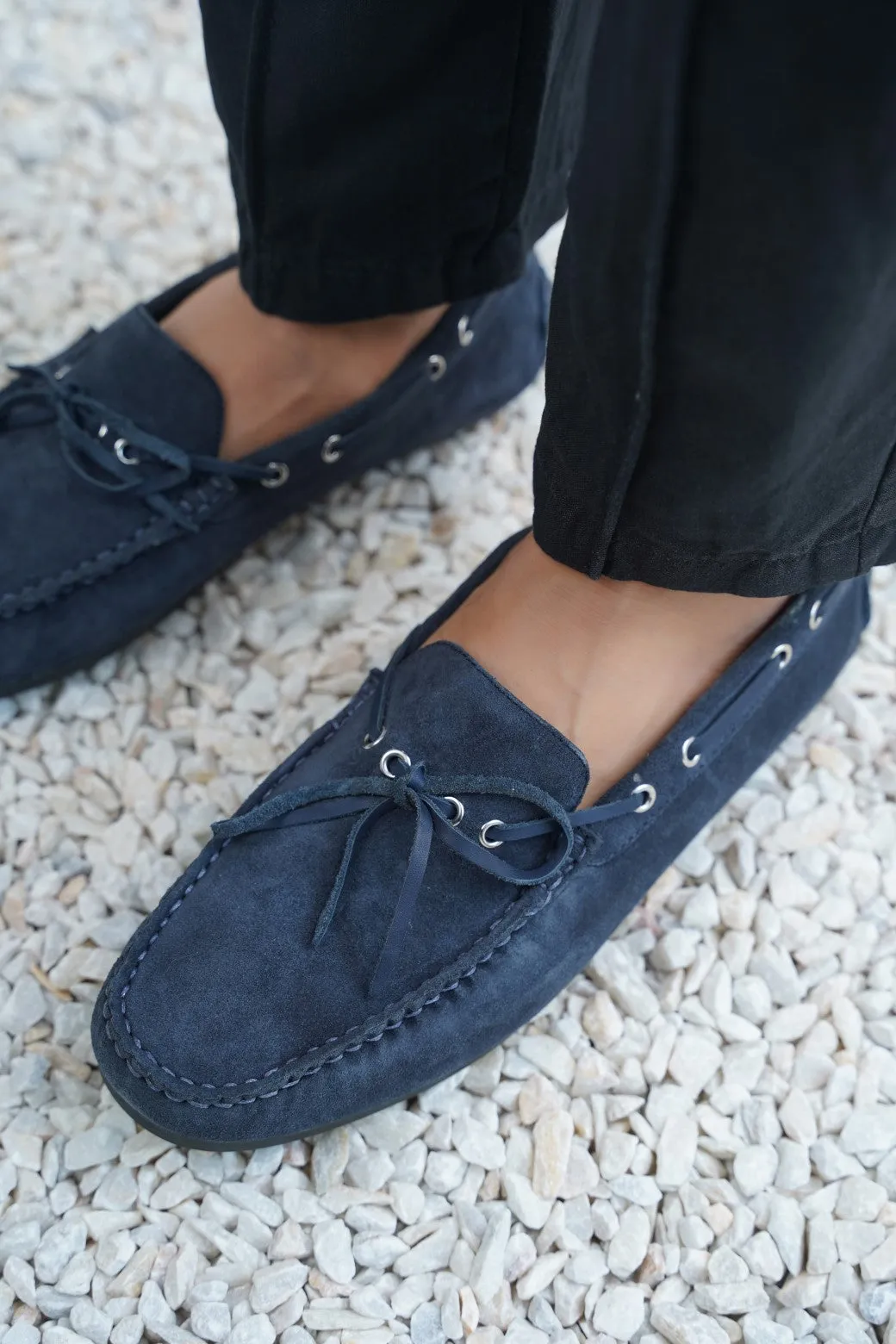 CLASSIC LEATHER MOCCASINS